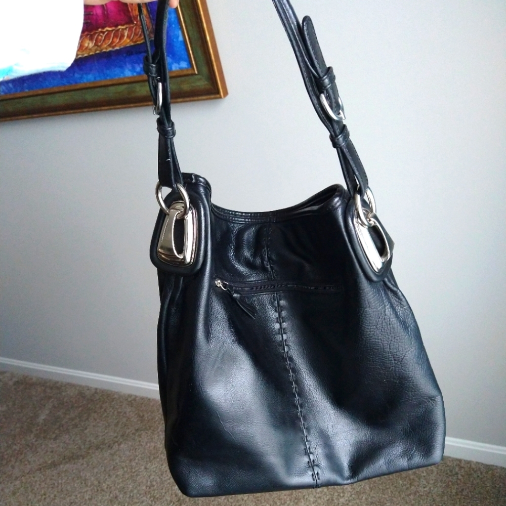 Leather handbag 👜👜👜 in EUC